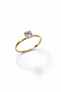 Anel Solitário Tradicional